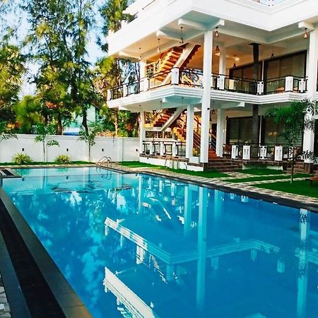 J7 Villaj Resort Trincomalee Esterno foto