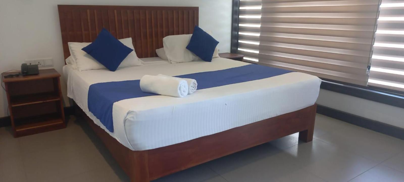 J7 Villaj Resort Trincomalee Esterno foto