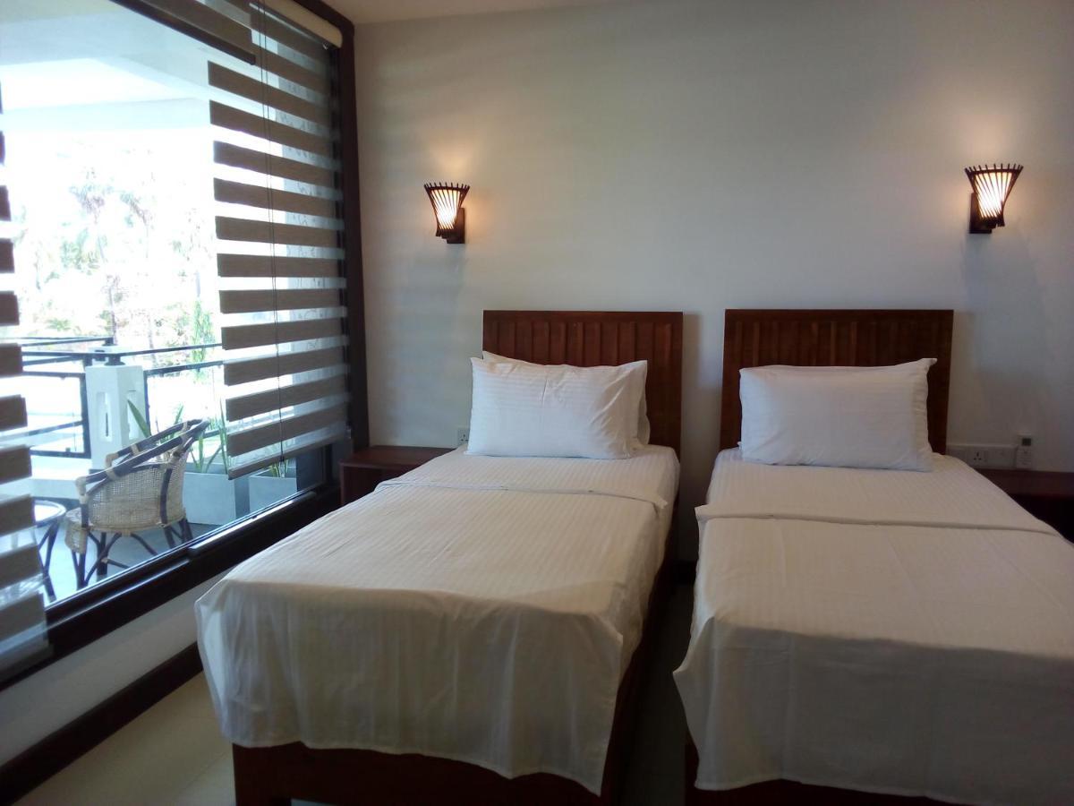 J7 Villaj Resort Trincomalee Esterno foto