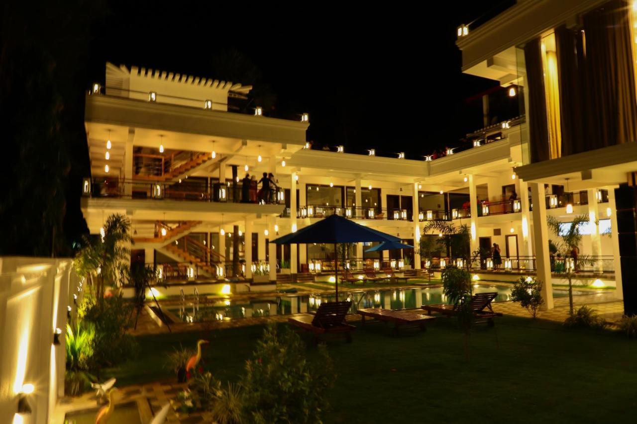J7 Villaj Resort Trincomalee Esterno foto