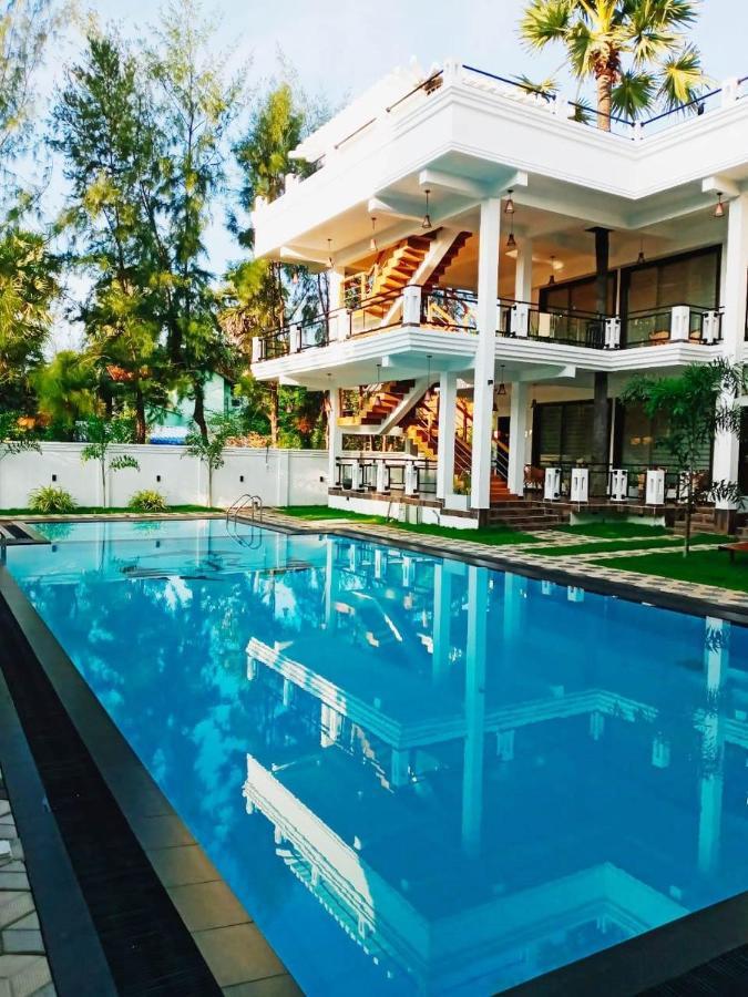 J7 Villaj Resort Trincomalee Esterno foto