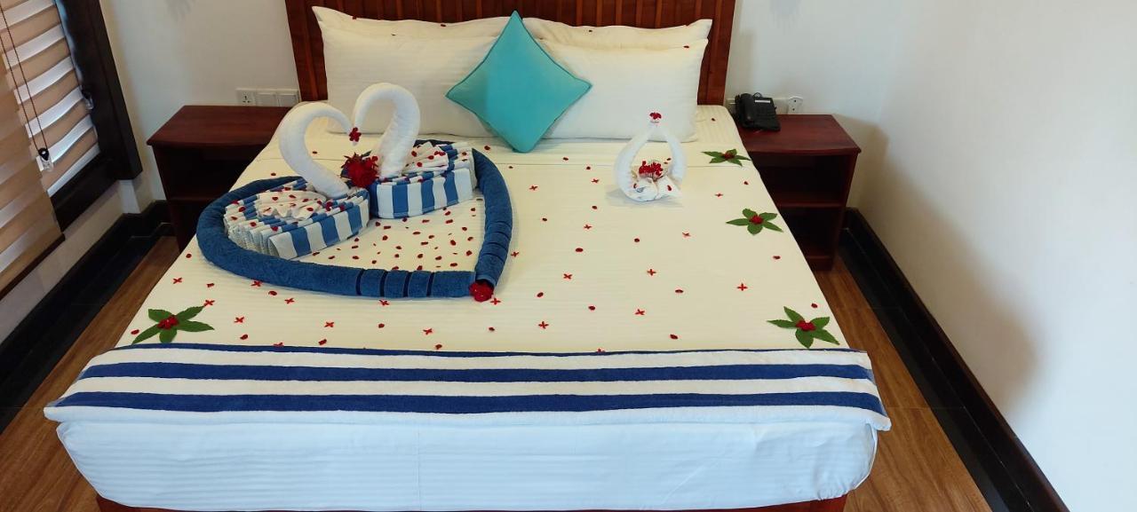 J7 Villaj Resort Trincomalee Esterno foto
